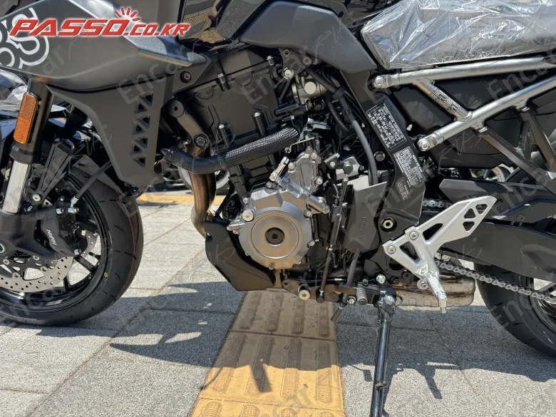 Suzuki Gsx 8 S - фото 4