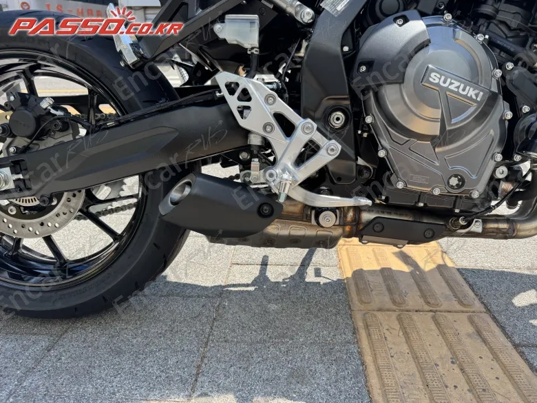 Suzuki Gsx 8 S - фото 6
