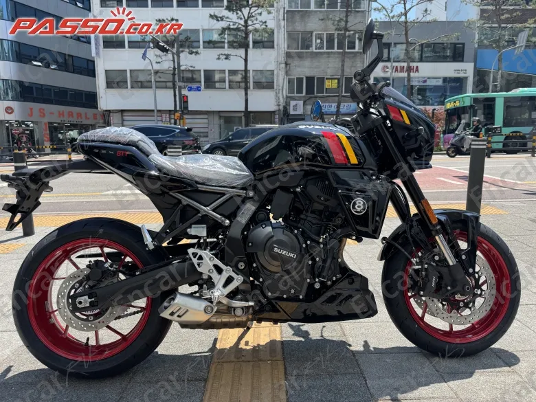Suzuki Gsx 8 Tt - фото 0