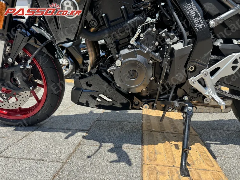 Suzuki Gsx 8 Tt - фото 4