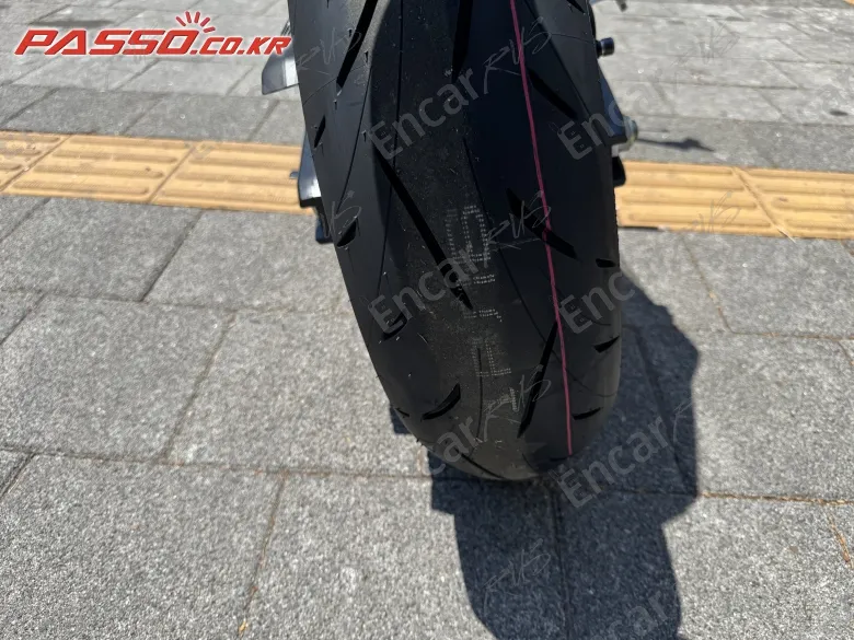 Suzuki Gsx 8 Tt - фото 5