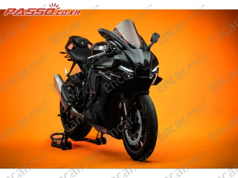 YAMAHA YZF R1 - фото 0