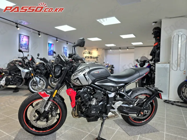 TRIUMPH TRIDENT 660 - фото 4