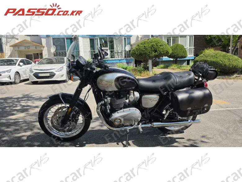 Triumph Bonneville T120 - фото 1