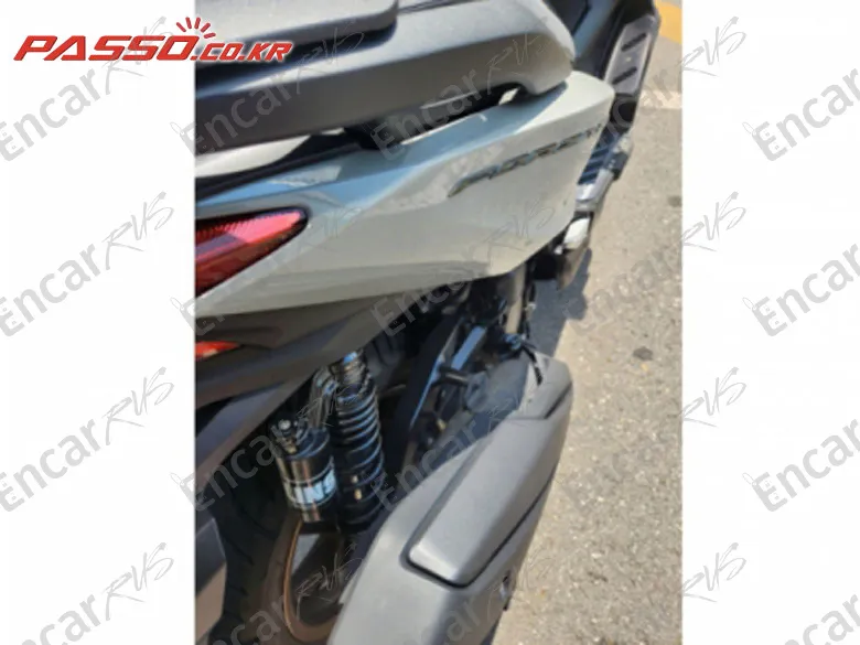 Honda Forza 350 - фото 2