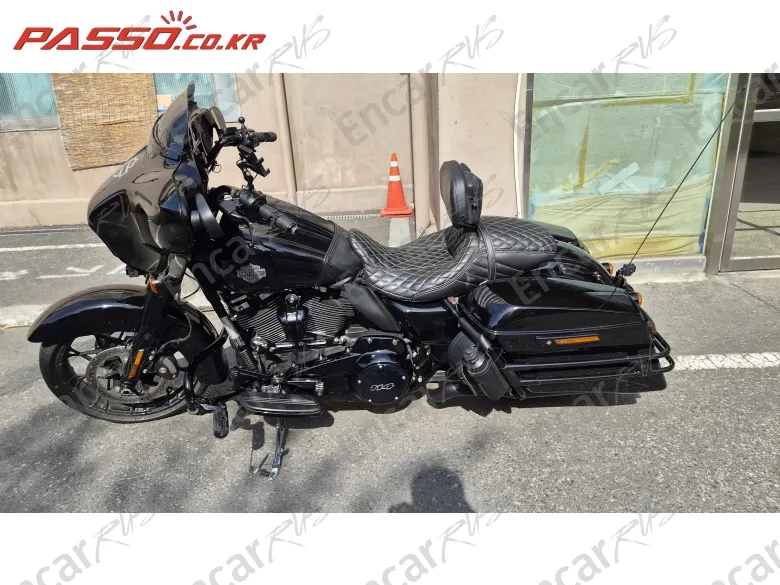 Harley-Davidson Flhxs Street Glide Special - фото 1