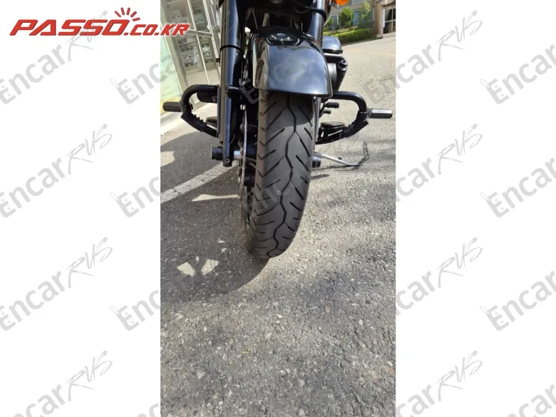 Harley-Davidson Flhxs Street Glide Special - фото 5