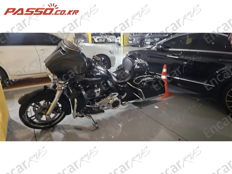 Harley-Davidson Flhxs Street Glide Special - фото 1