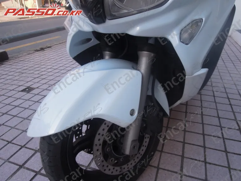 Suzuki Burgman 650 Executive - фото 5