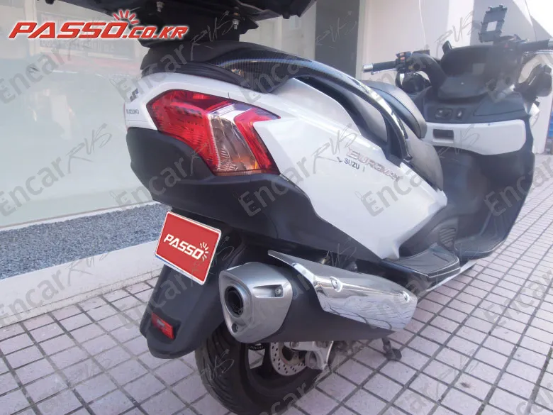 Suzuki Burgman 650 Executive - фото 6