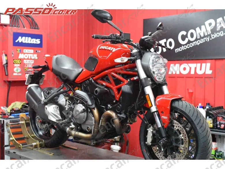 Ducati Monster 821 - фото 3