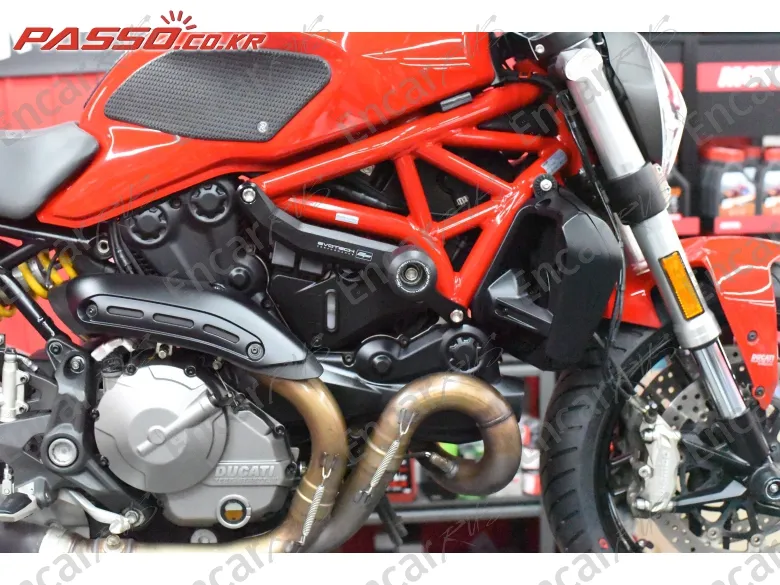Ducati Monster 821 - фото 4