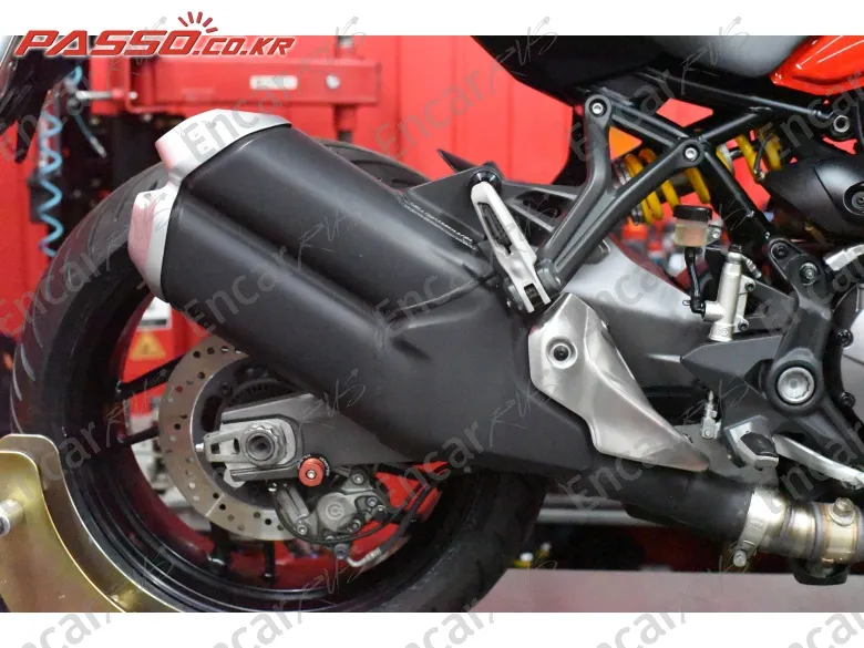Ducati Monster 821 - фото 6