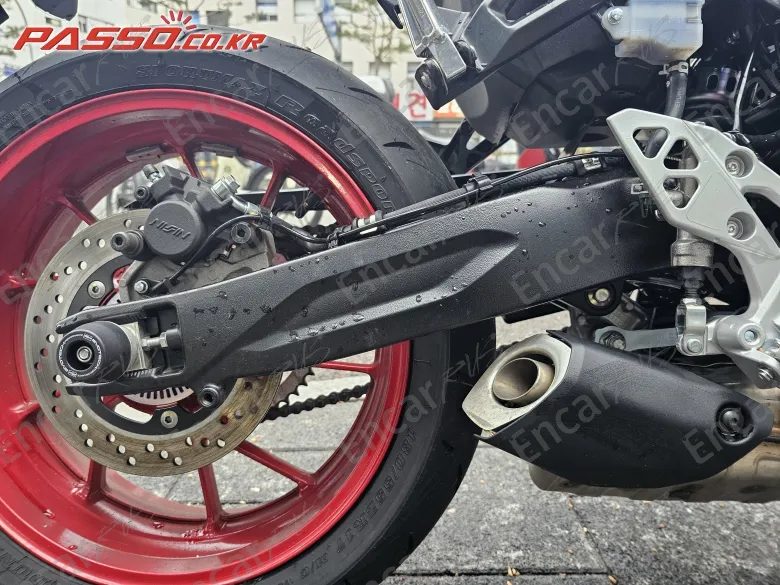 SUZUKI GSX 8 S - фото 5