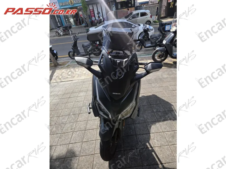 Honda Forza 350 - фото 6