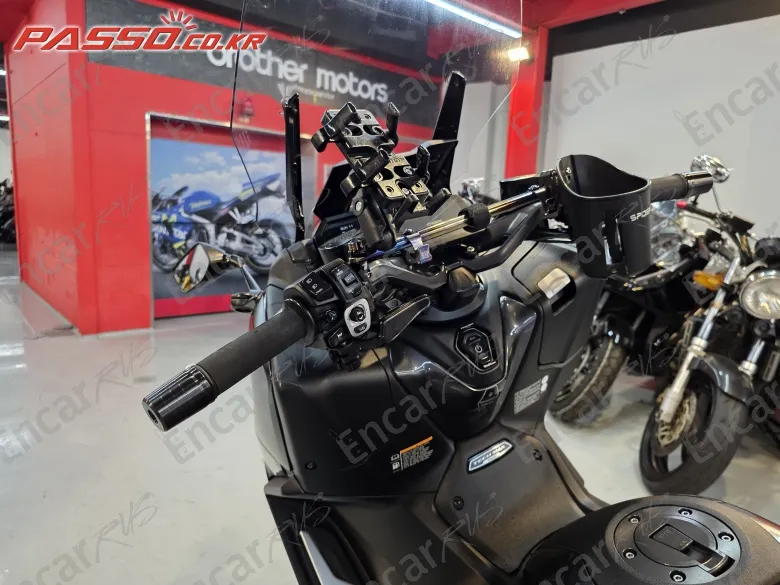Yamaha T Max 560 - фото 3