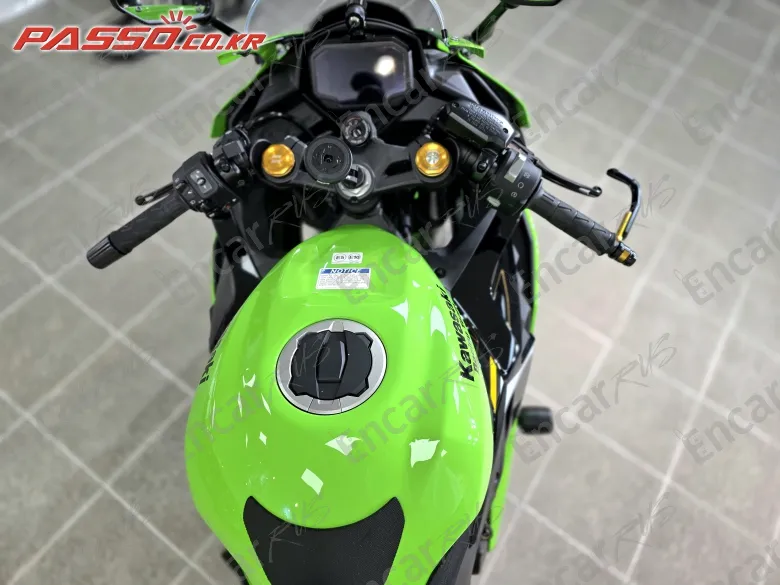 Kawasaki Zx 400 R - фото 6