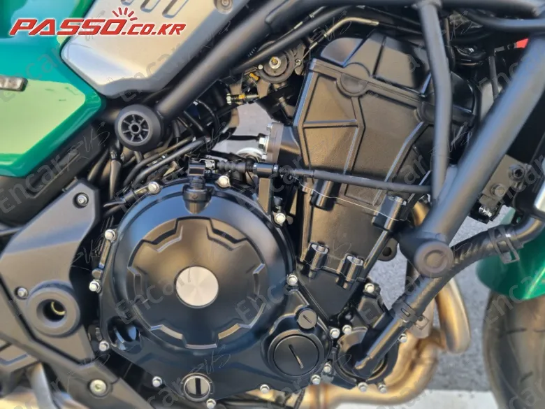 Kawasaki Z 650 Rs Abs - фото 4