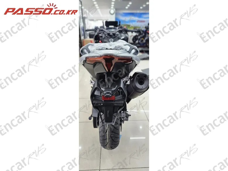 Yamaha T Max 560 - фото 2