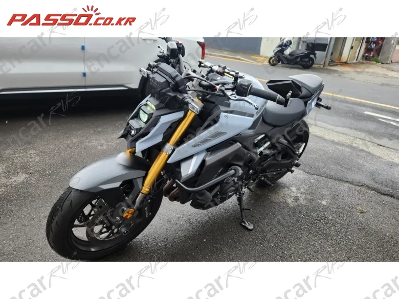 SUZUKI GSX S 1000 - фото 1