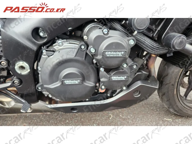 SUZUKI GSX S 1000 - фото 4