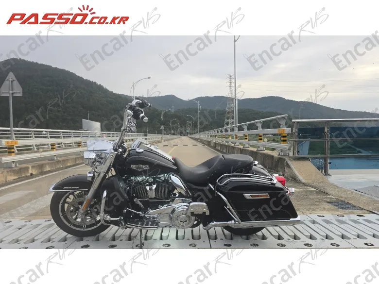 Harley-Davidson Flhr - фото 1
