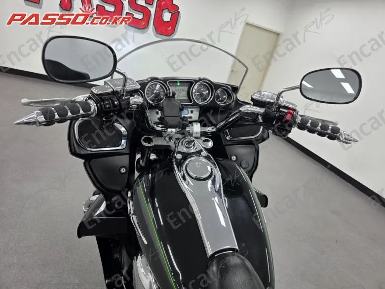 Kawasaki Vulcan 1700 Voyager Abs - фото 3