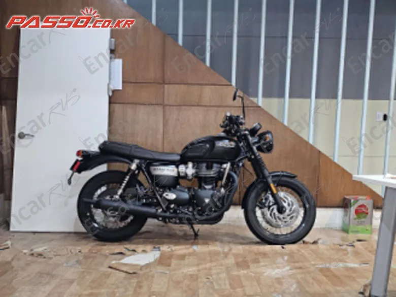 Triumph Bonneville T120 Black - фото 0