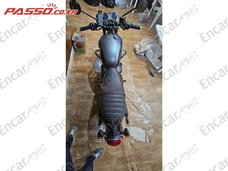 Triumph Bonneville T120 Black - фото 6