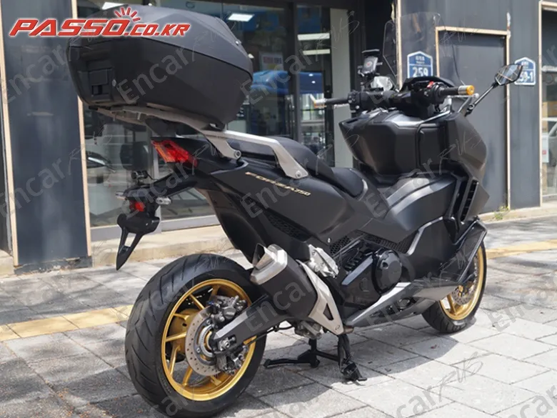 Honda Forza 750 - фото 2