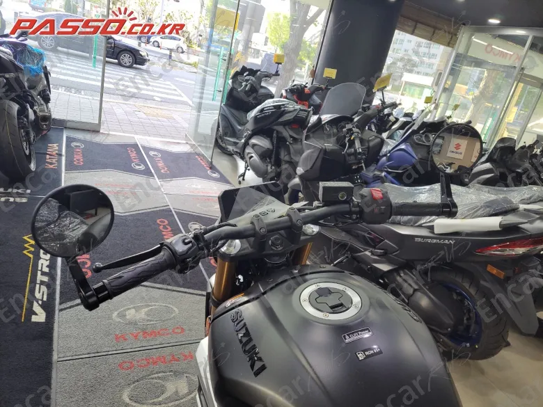 Suzuki Gsx 8 T - фото 3