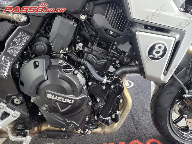 Suzuki Gsx 8 T - фото 4