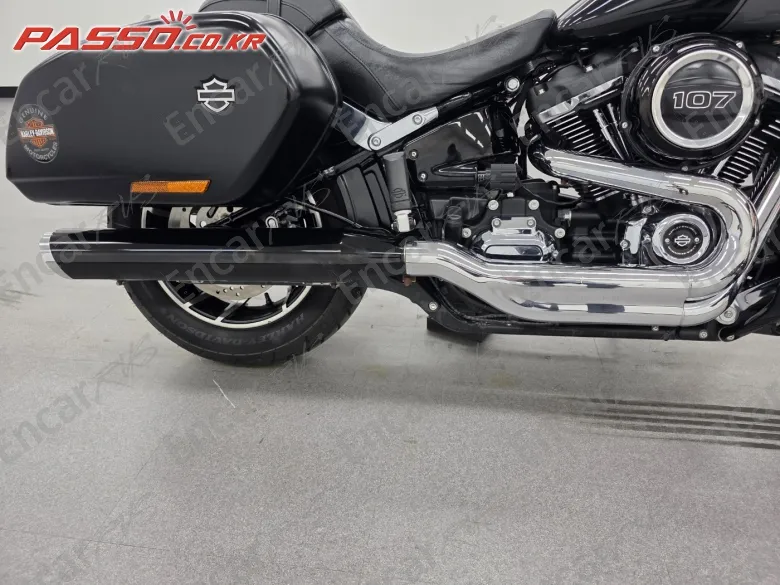 HARLEY-DAVIDSON SPORT GLIDE - фото 6