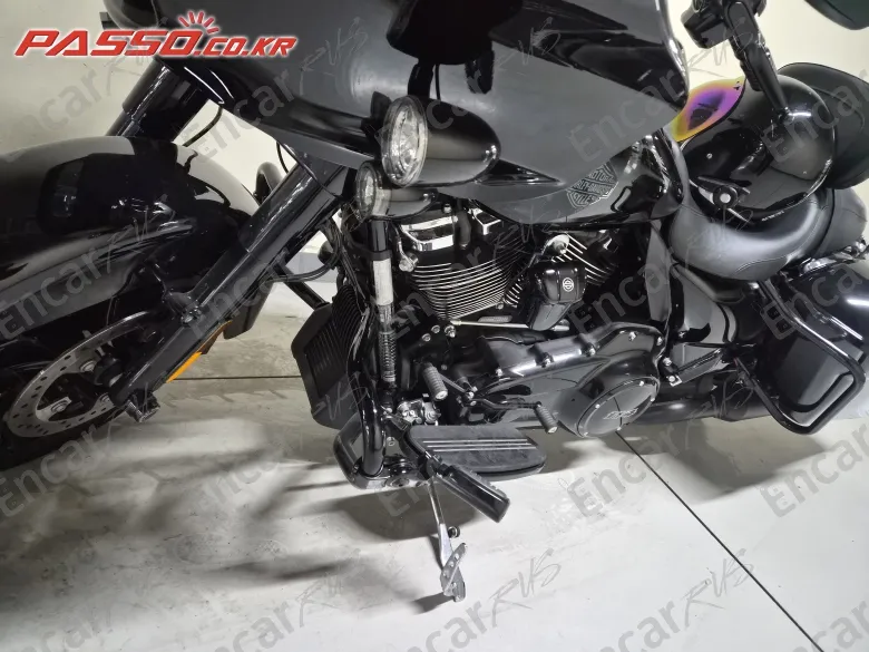 Harley-Davidson Road Glide Special - фото 4