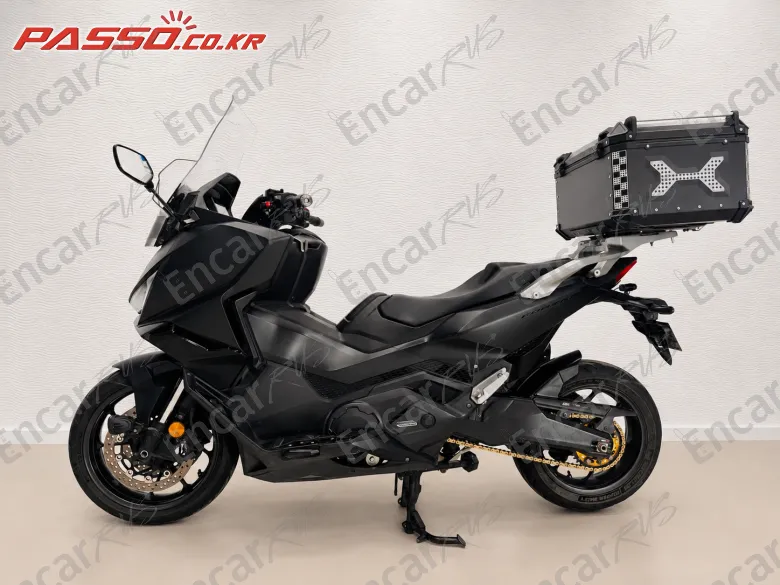 Honda Forza 750 - фото 1