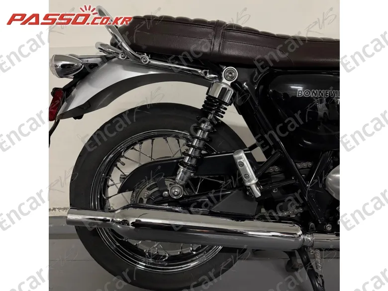 Triumph Bonneville T120 - фото 6