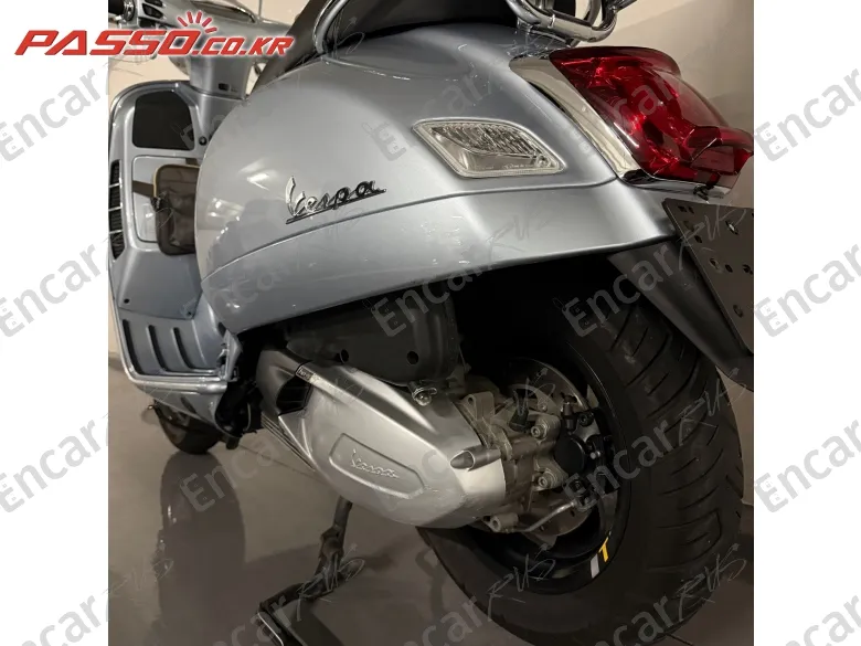 Vespa Gts 300 Super Tech - фото 2