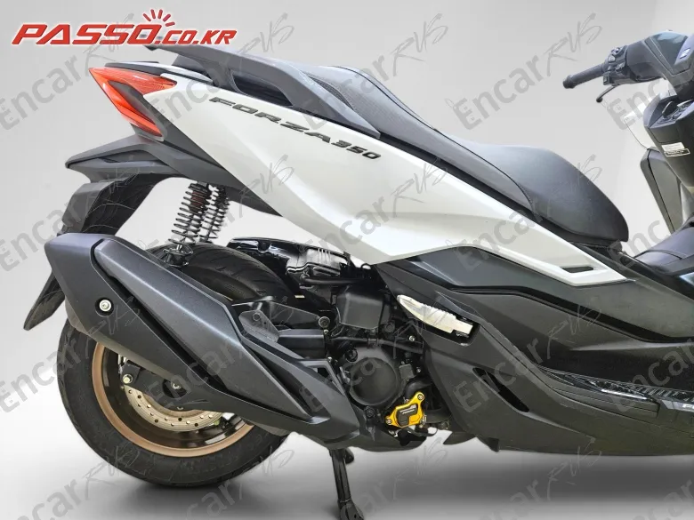 Honda Forza 350 - фото 6