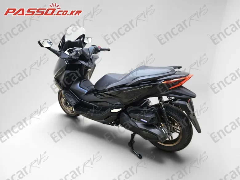 Honda Forza 350 - фото 3