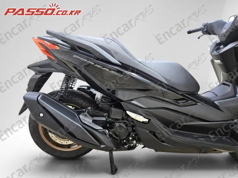 Honda Forza 350 - фото 6