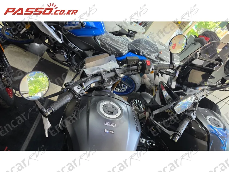 SUZUKI GSX 8 T - фото 3