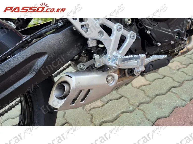 SUZUKI GSX 8 T - фото 6