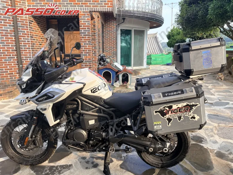 Triumph Tiger 1200 Explorer Xca - фото 1