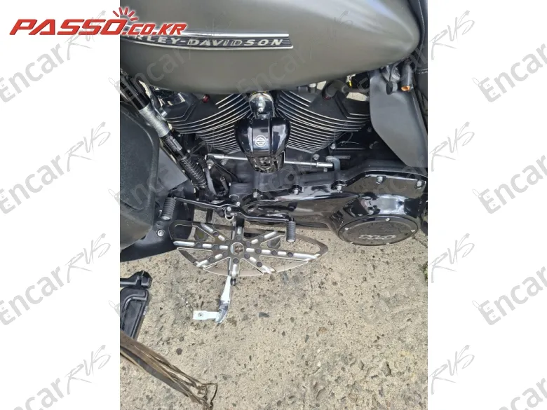Harley-Davidson Road Glide Special - фото 4