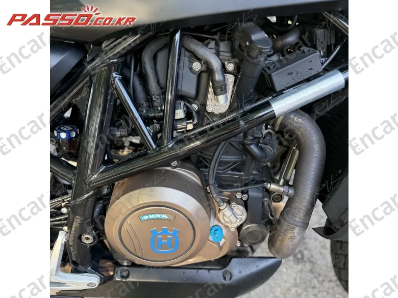HUSQVARNA SVARTPILEN 701 - фото 4
