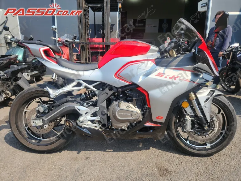 KAWASAKI ZX 400 R - фото 0