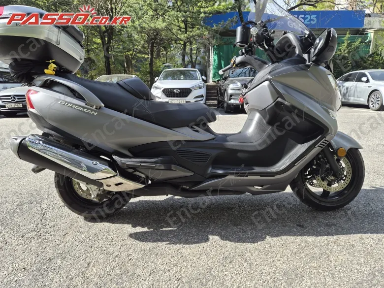 SUZUKI BURGMAN 650 EXECUTIVE - фото 0
