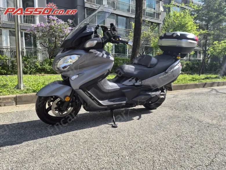 SUZUKI BURGMAN 650 EXECUTIVE - фото 1