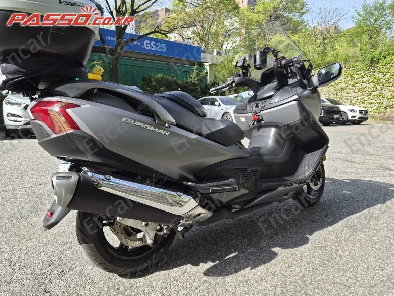 SUZUKI BURGMAN 650 EXECUTIVE - фото 2