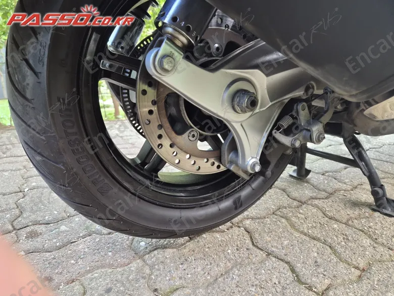 SUZUKI BURGMAN 650 EXECUTIVE - фото 4